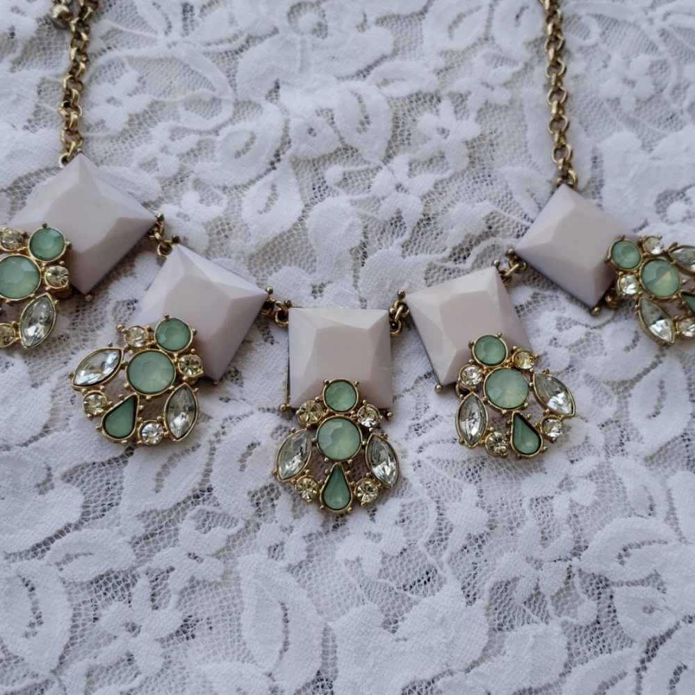 Chunky statement necklace